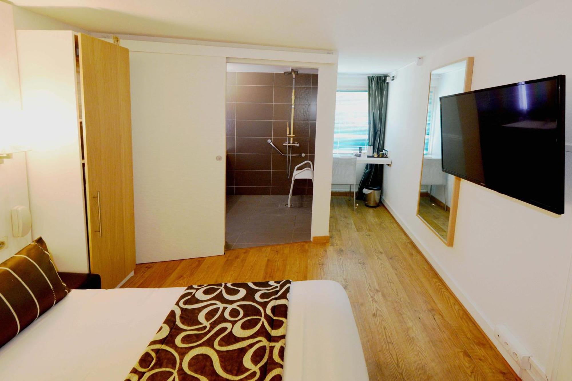 Logis - Hotel & Restaurant Des Lacs Paris Sud Viry-Châtillon 외부 사진